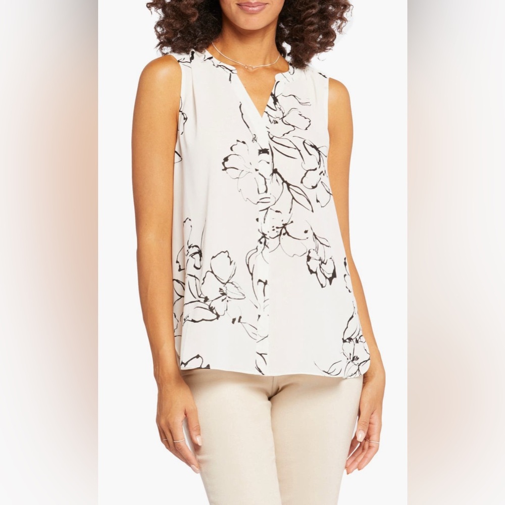 NYDJ Print Pleat Back Sleeveless Split Neck Blouse in Lilybrook